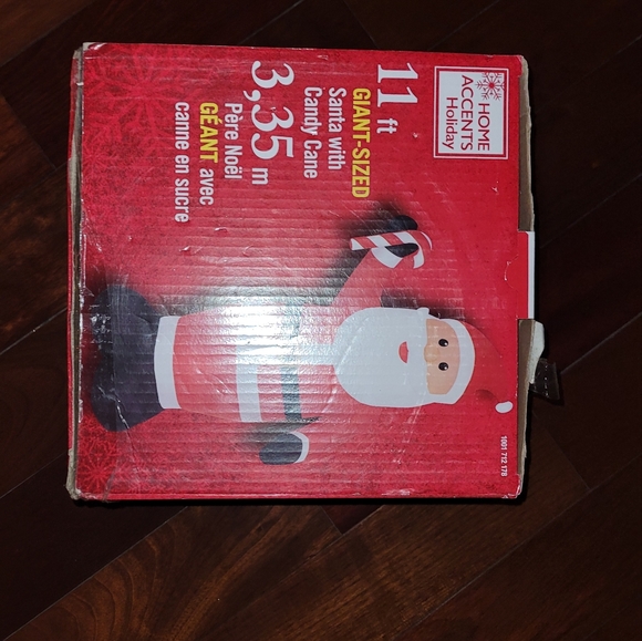 11ft inflatable santa - Picture 1 of 1